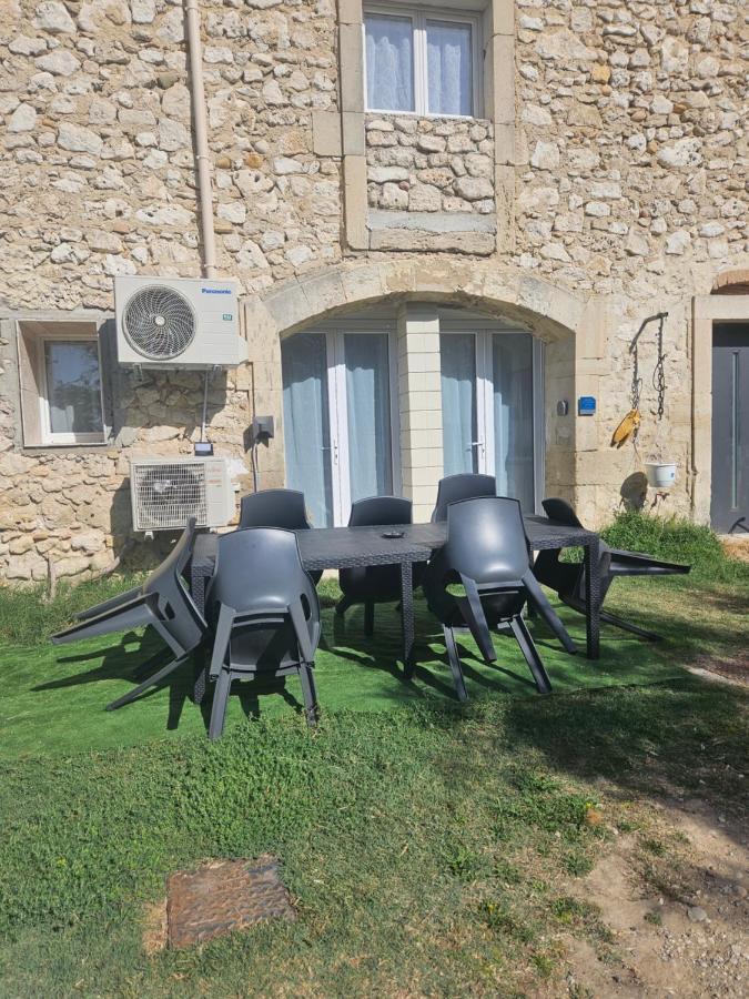 Gite Des Oliviers La Garde-Adhémar Εξωτερικό φωτογραφία